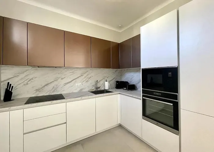 Apartment Centre *