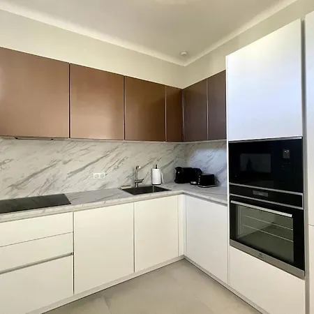 Apartment Centre *
