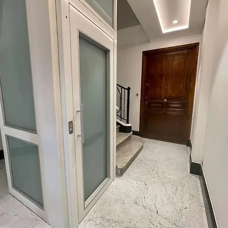 Apartment Centre